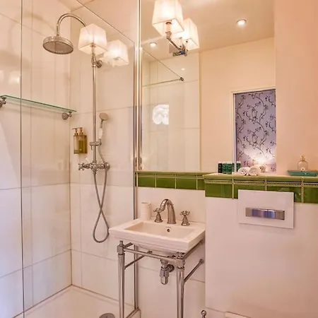Villa La Eole - *
